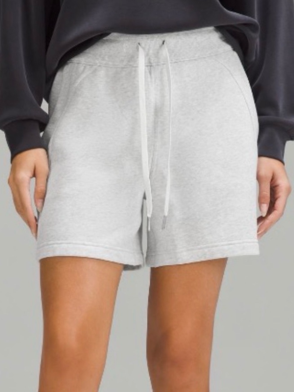 lululemon Women’s Scuba High-Rise Short, Heathered Core Ultra Light Grey. Size 6